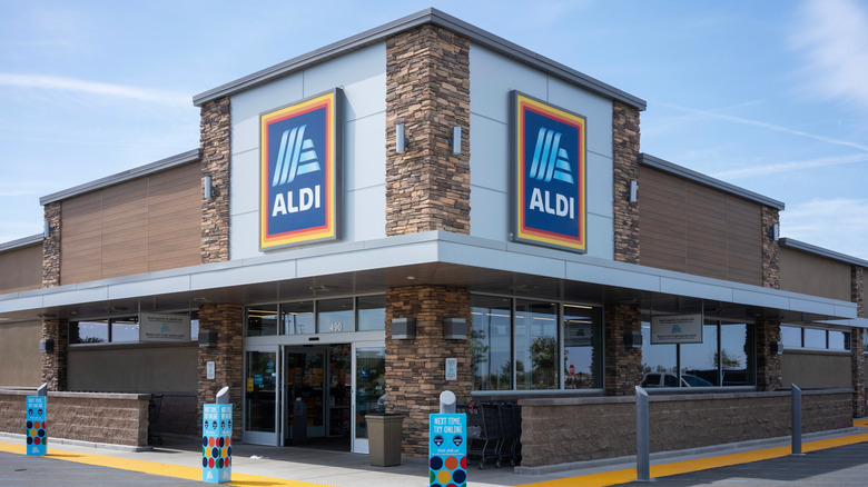 Aldi storefront