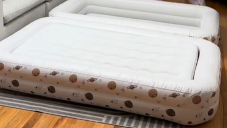 Kirkton House Kids' Deluxe Airbeds in room