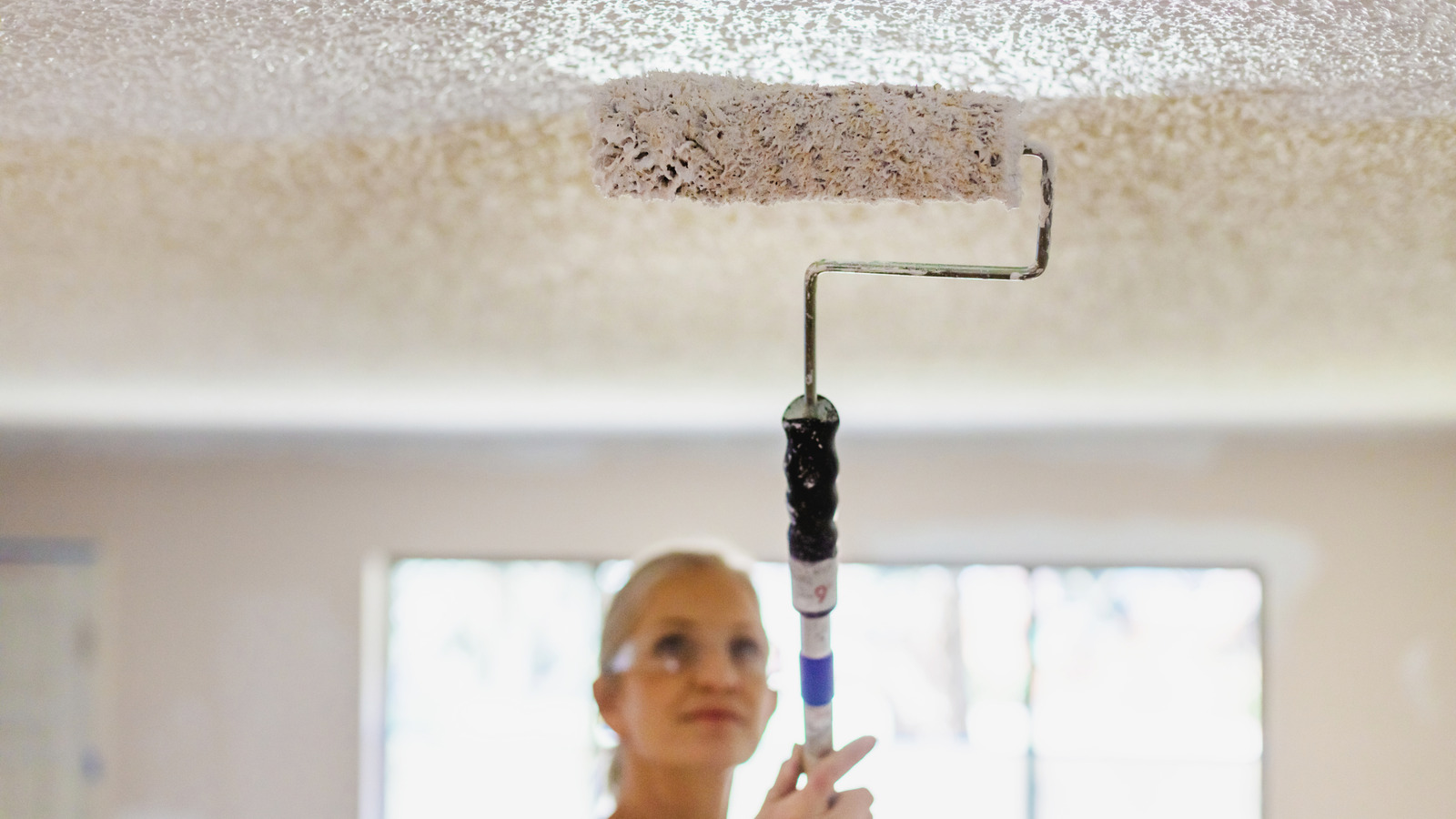 The 12 Best Ceiling Textures That Reduce Noise In Your Home