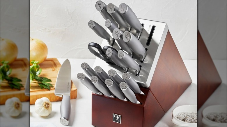 Henckels Modernist 20-piece Self-Sharpening Knife Block Set