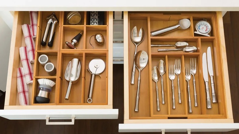 Seville Classics 4-piece Bamboo Expandable Drawer Organizer