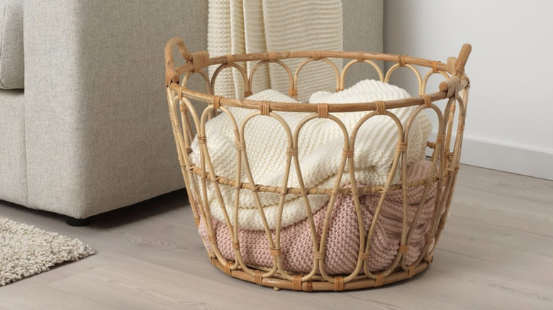 IKEA SNIDAD basket holding blankets