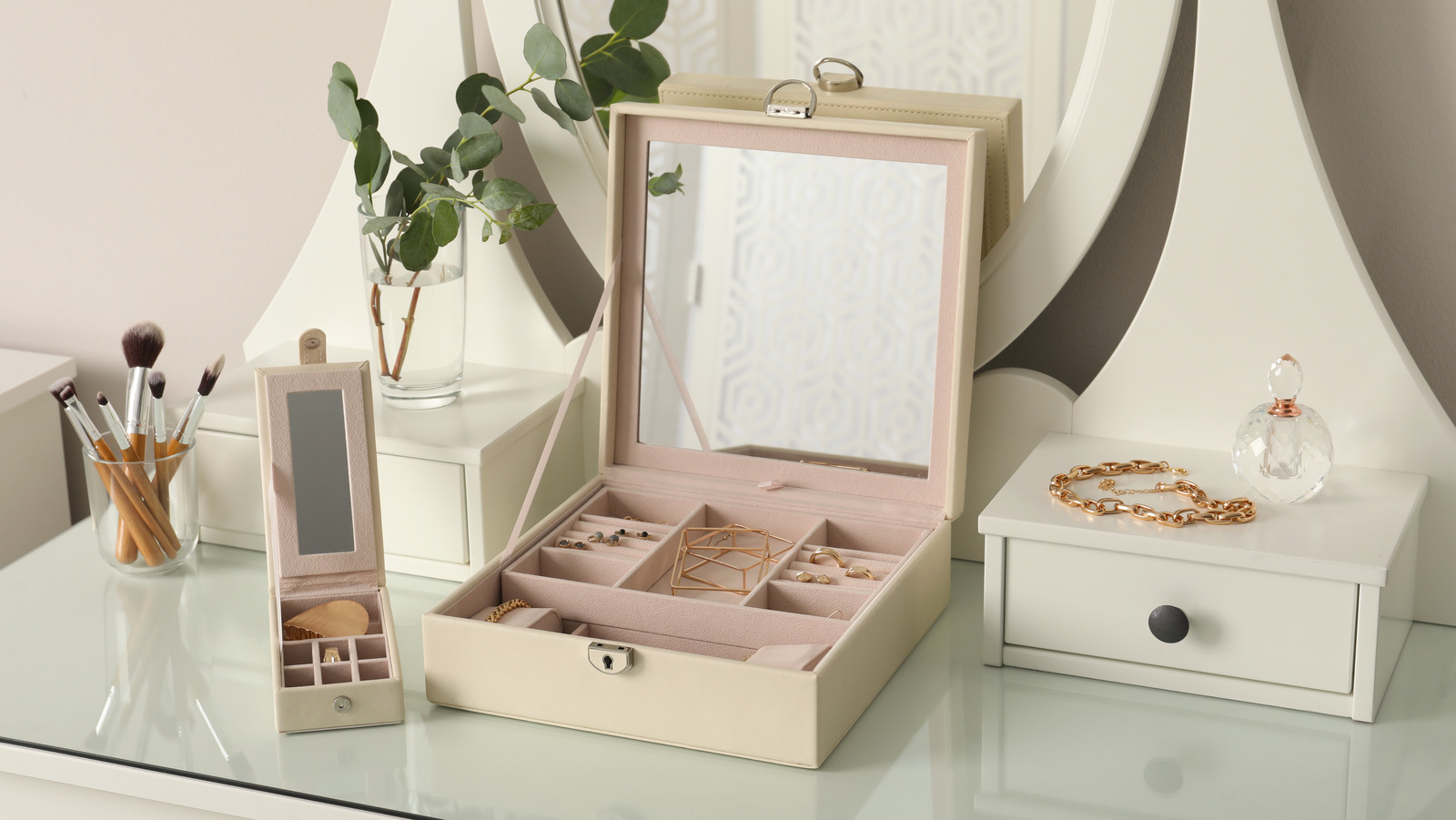Best sales jewelry holder