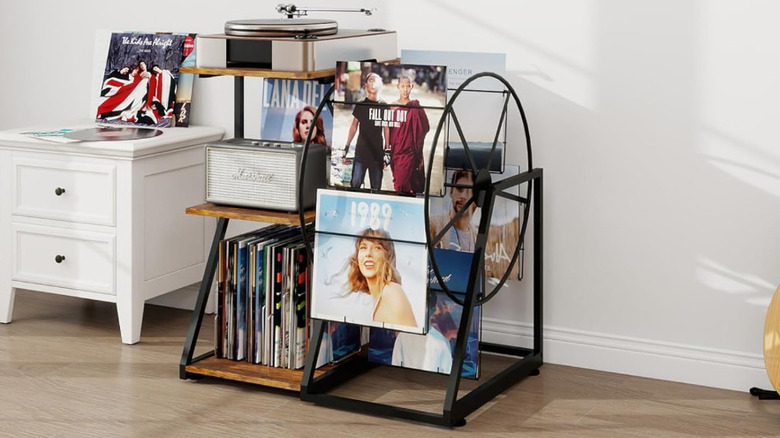 The rotating Ferris wheel record stand from Natwind.