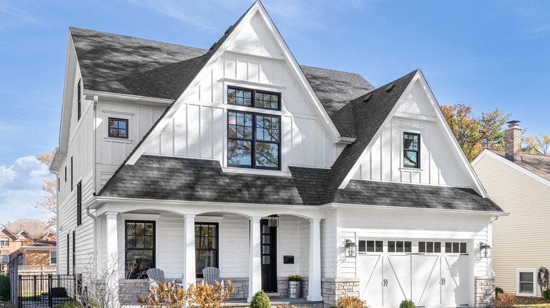 Black and white modern farmhouse