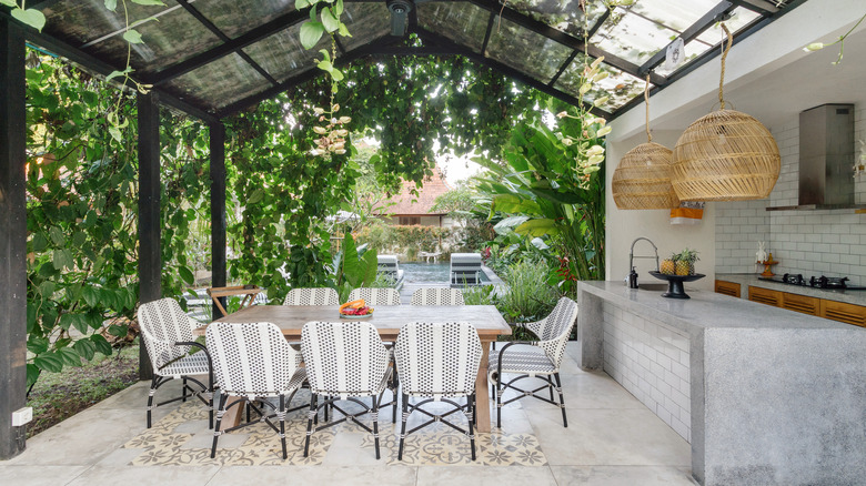 modern covered outdoor kitchen