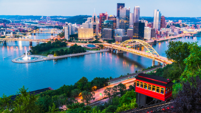 Downtown Pittsburgh - Fountain, Point, Incline