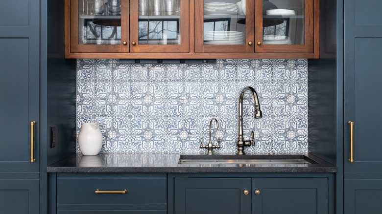 statement patterned kitchen backsplash