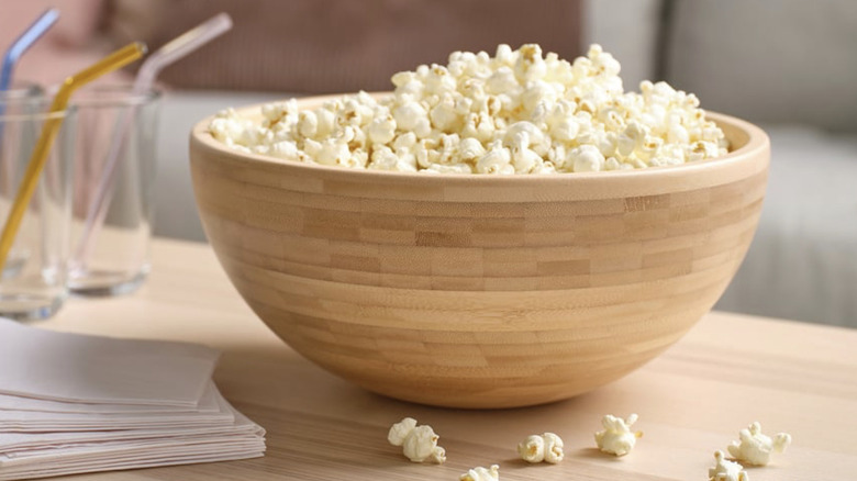 BLANDA MATT filled with popcorn