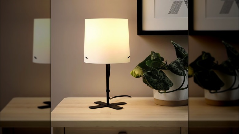 IKEA's BARLAST table lamp on a table