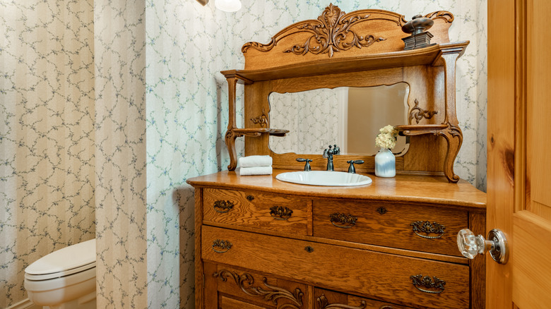 A rustic-looking vanity in a bathroom