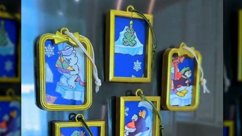 Small frame magnets on fridge with vintage holiday images