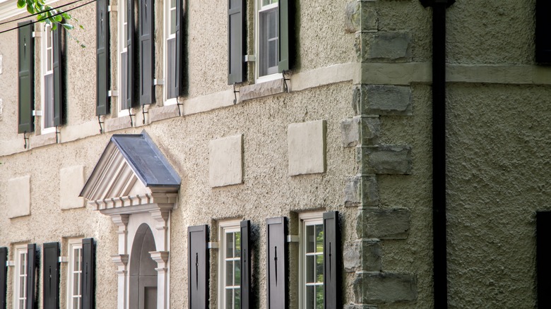 house with rusticated quoins
