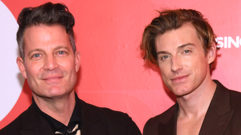 Nate Berkus and Jeremiah Brent posing