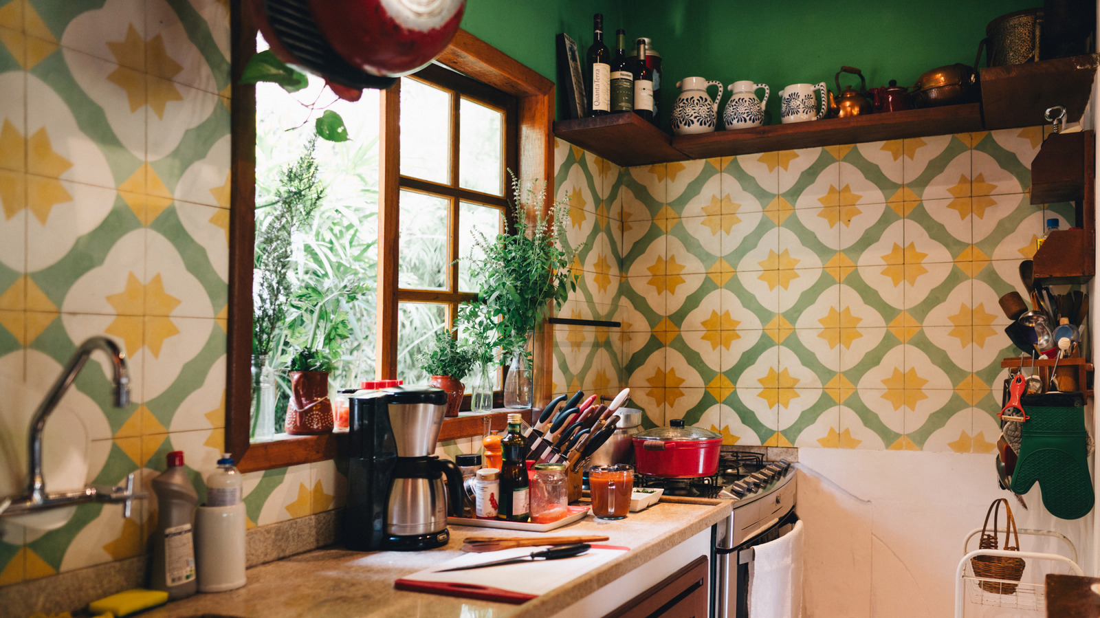 The Artsy Tile Trend That’s Taking Over Kitchens (And How To Get The Look)