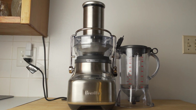 Breville 3X Bluicer Pro on a kitchen countertop