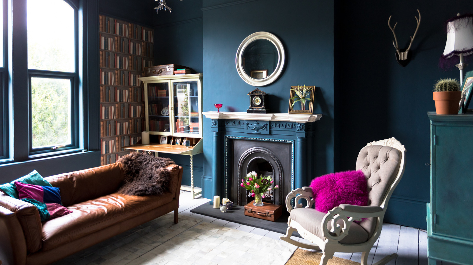 The Best Blue Paint Shades For A Dark And Moody Living Room, image size:1600x899