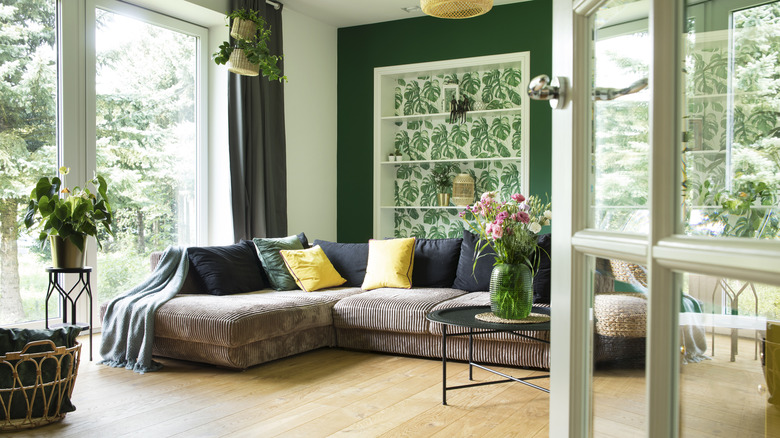 Neutral maximalist interior