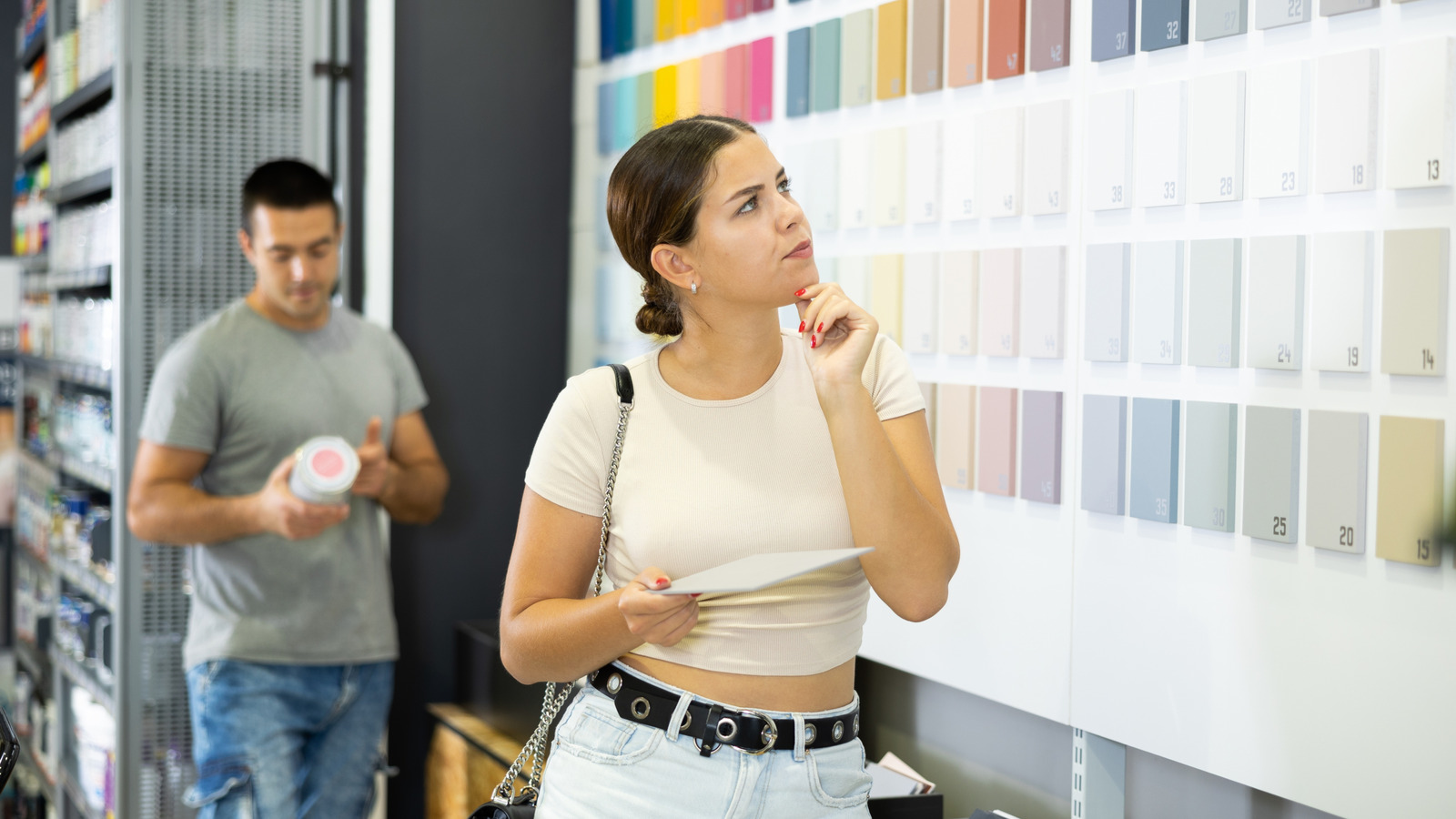 The Best Colors To Incorporate Into Your Living Room In 2025