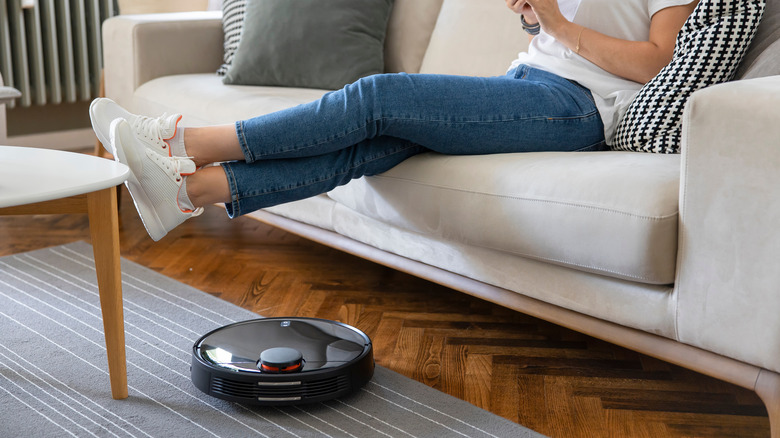 Robot vacuum on carpet