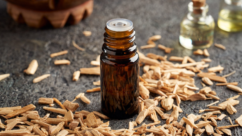 cedarwood oil with cedarwood chips