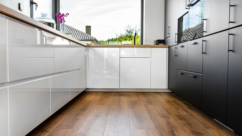 vinyl flooring in kitchen 