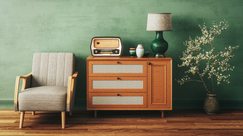 green vintage living room