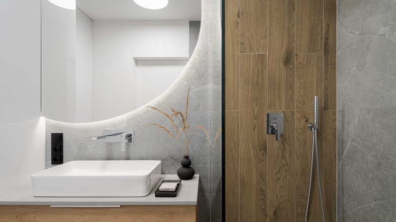 Modern bathroom