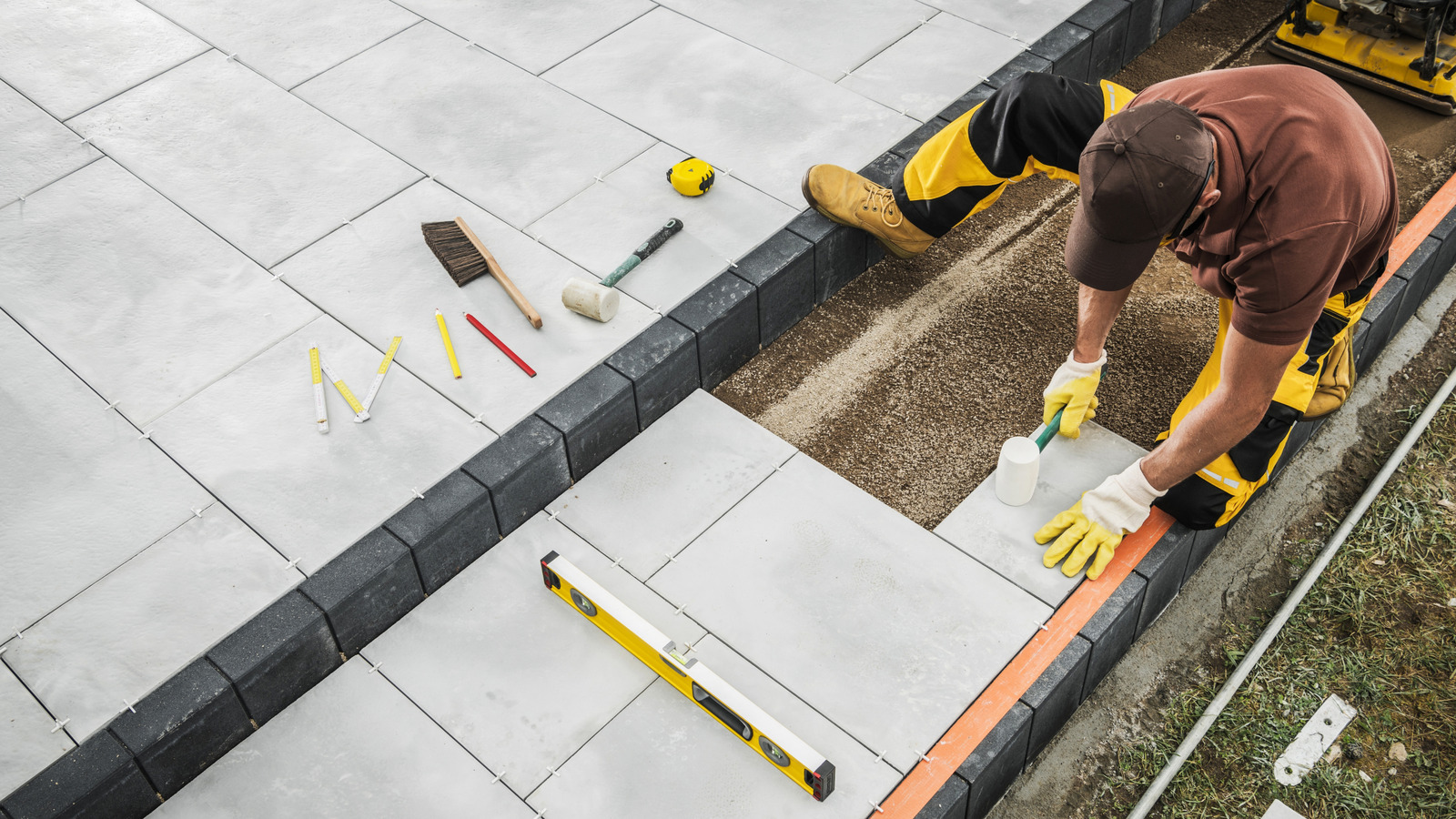 The Best Home Depot Tools For Installing A Patio, According To Reviews