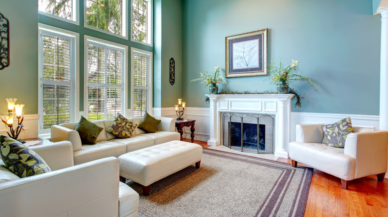 A living room design that creates visual rhythm