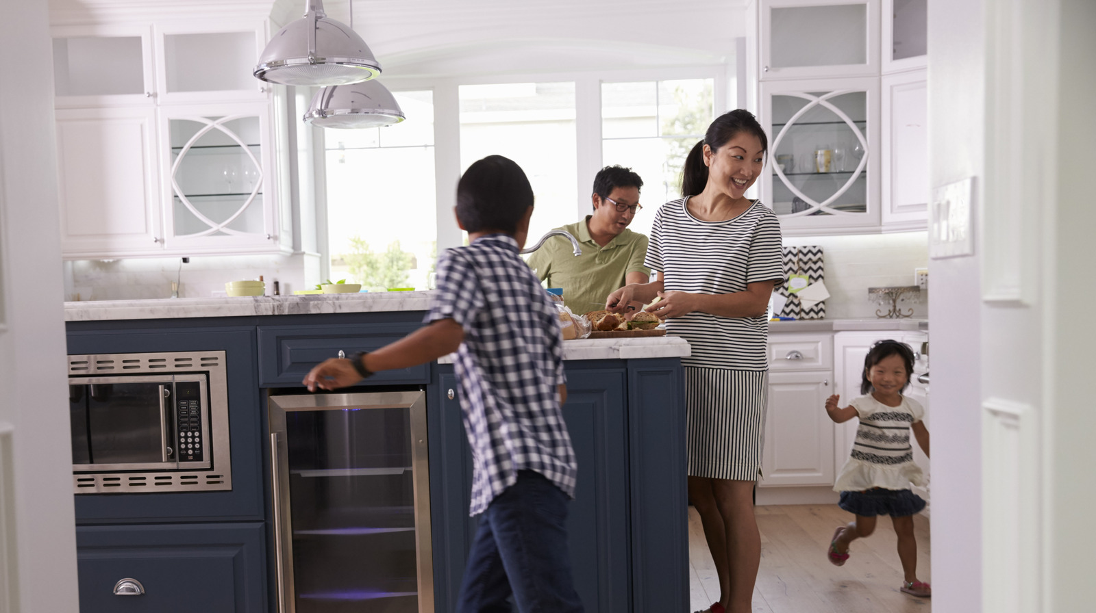 The Ideal Countertop Edges for Child-Friendly Homes
