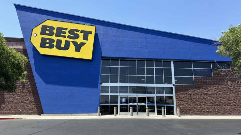 The outside storefront of a Best Buy.