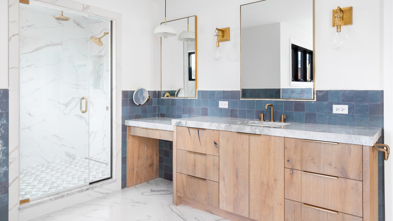 Bathroom with double-sink wooden vanity