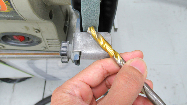 sharpening a dull drill bit