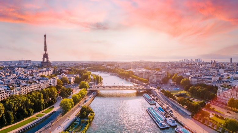 Eiffel Tower along the Seine