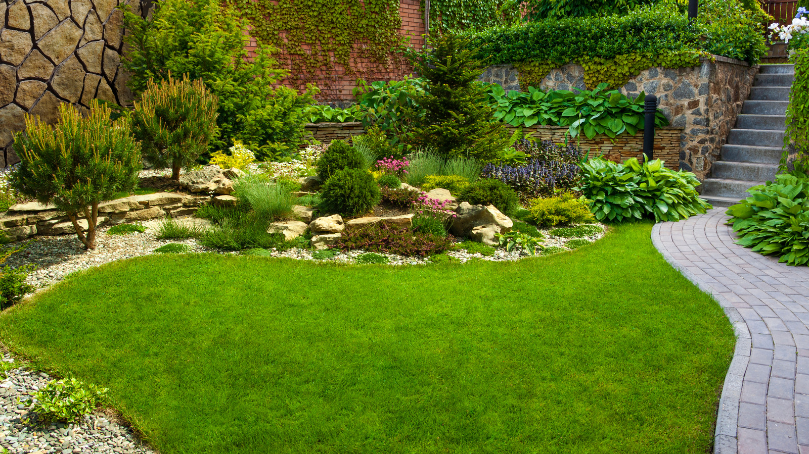 The Best Plants For Your Garden If You're A Capricorn