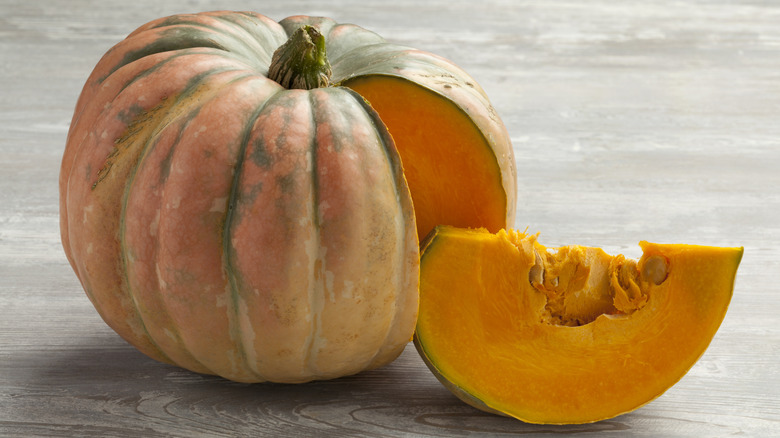 Speckled Hound pumpkin sliced