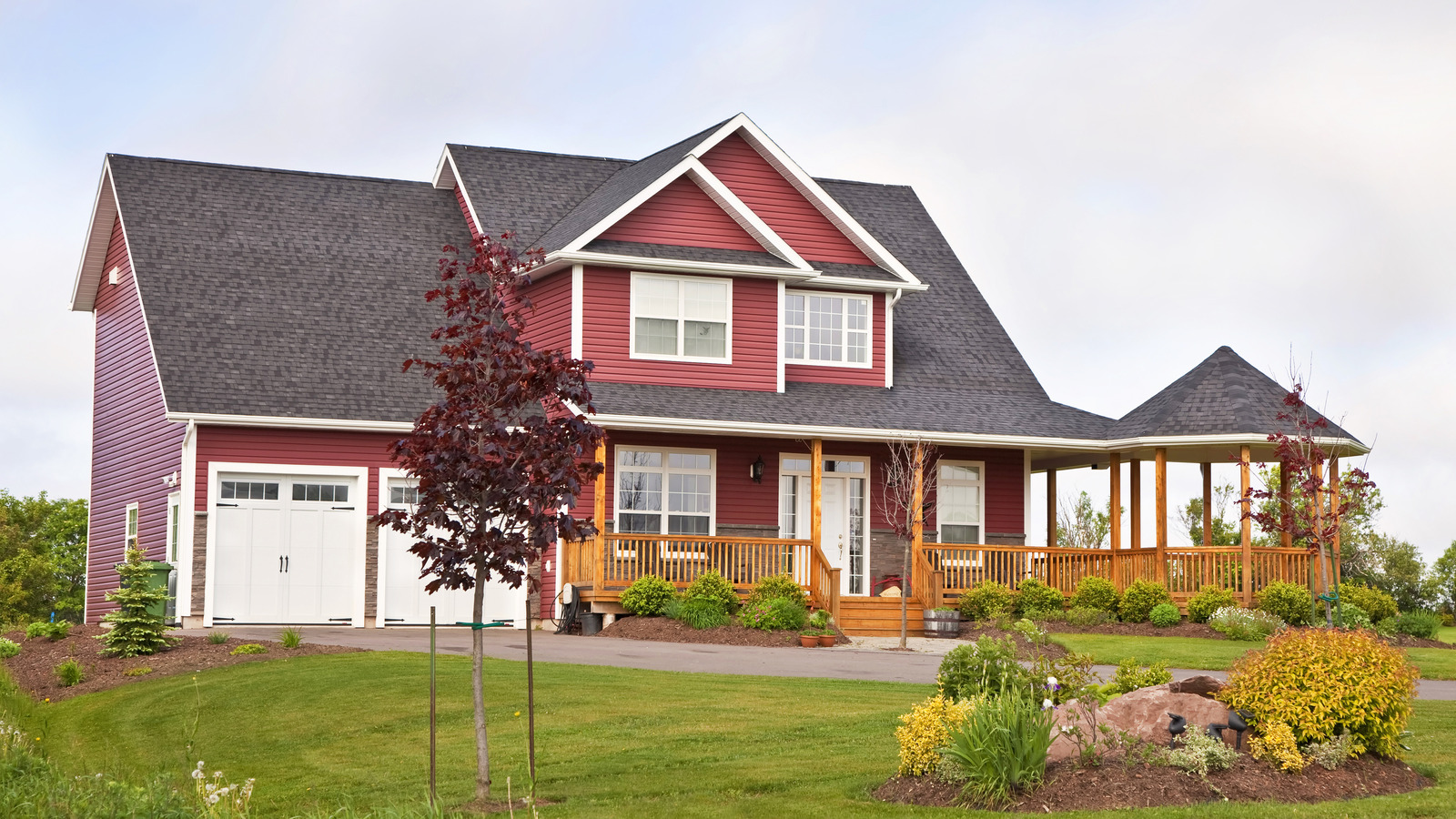 The Best Roof Color If You Have A Red House