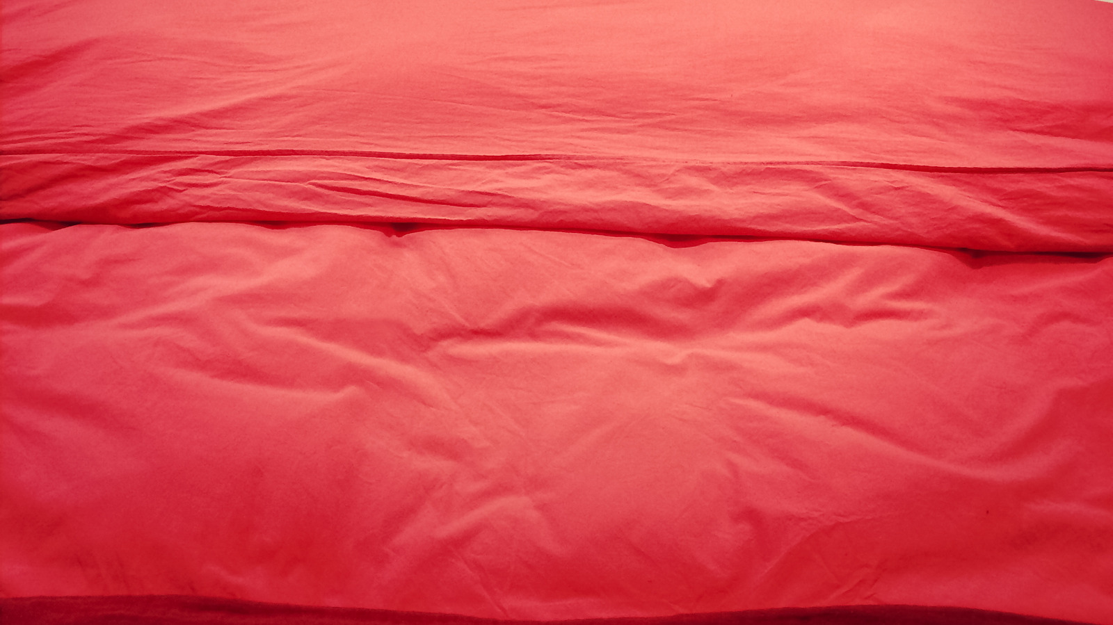 The Best Sheet Colors If You Have A Red Duvet - House Digest  