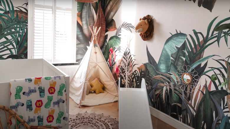 jungle themed room with animals