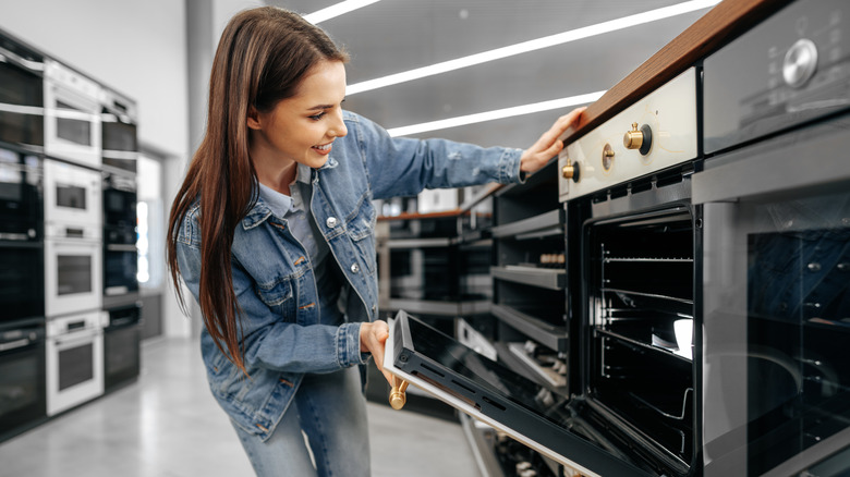 Person shopping for oven