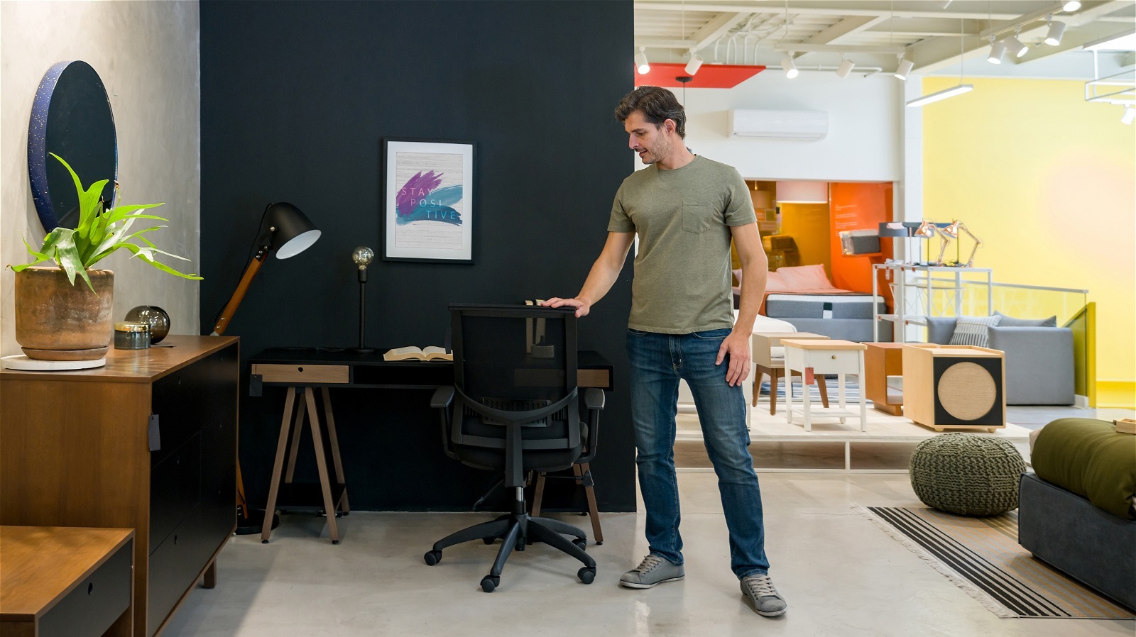 Buy clearance office furniture
