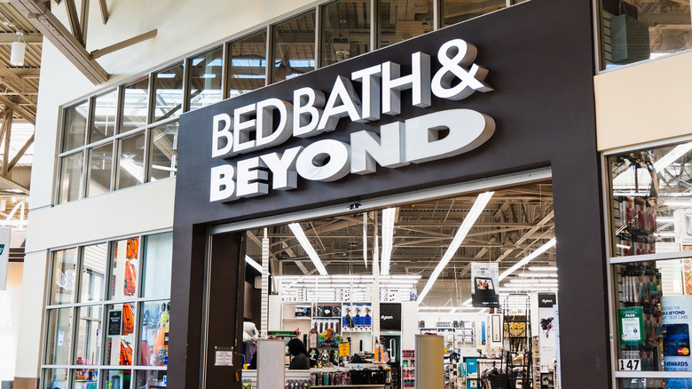 Bed Bath and Beyond storefront