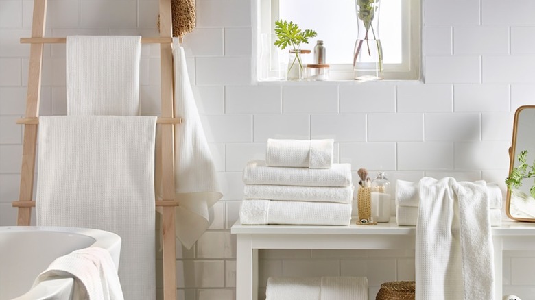 IKEA SALVIKEN bath towels