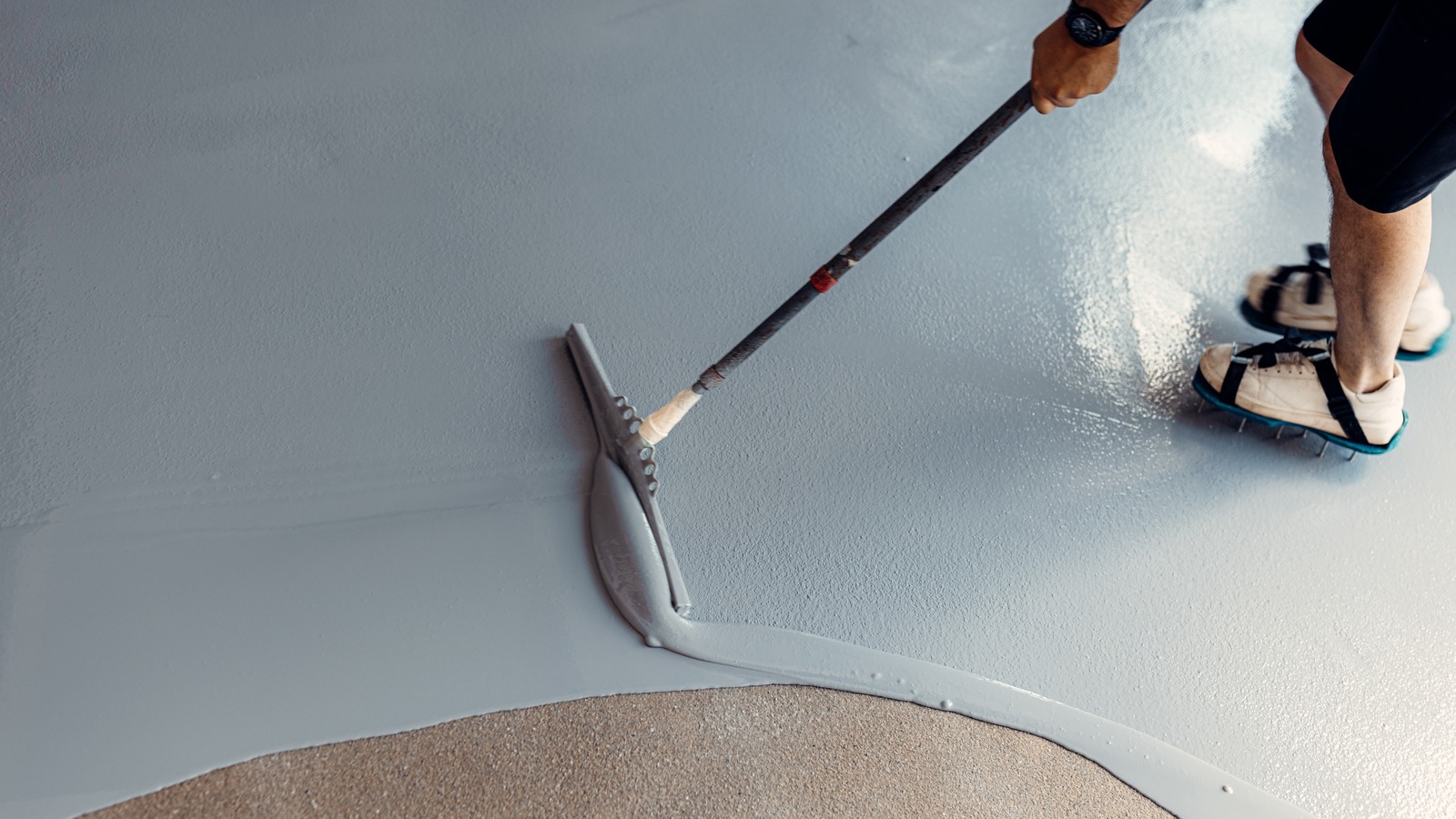The Best Types Of Paint To Use On Garage Floors (& Which To Avoid At