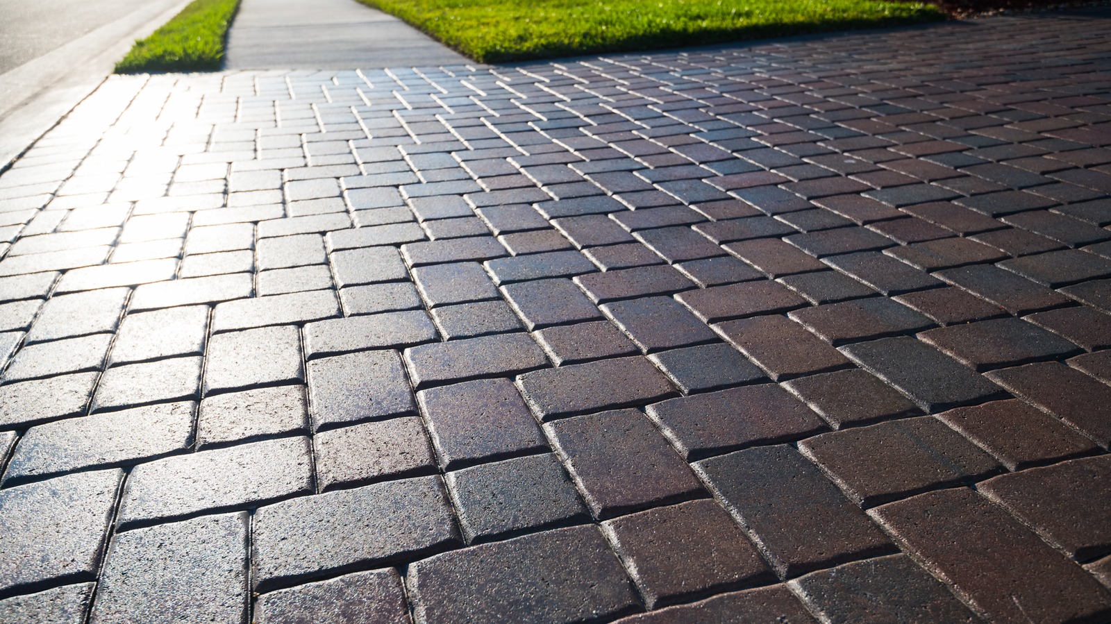 The Best Way To Apply Paver Sealer To Your Patio Or Driveway