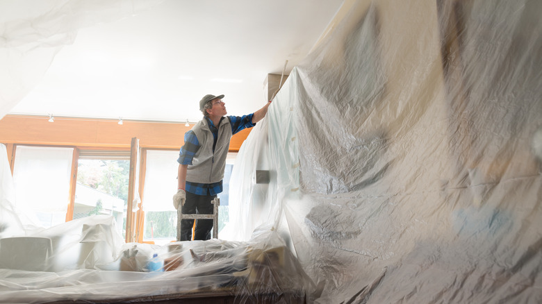 The Best Ways To Clean A Popcorn Ceiling