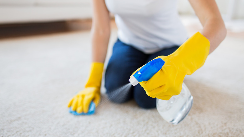 Cleaning stain on carpet