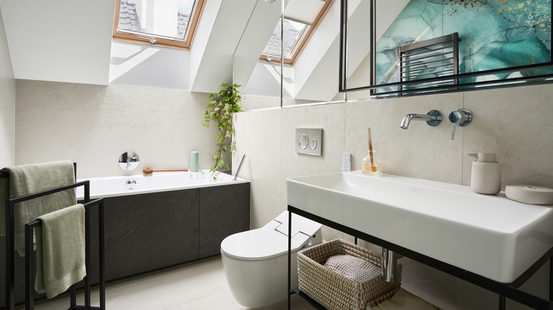 small but stylish bathroom