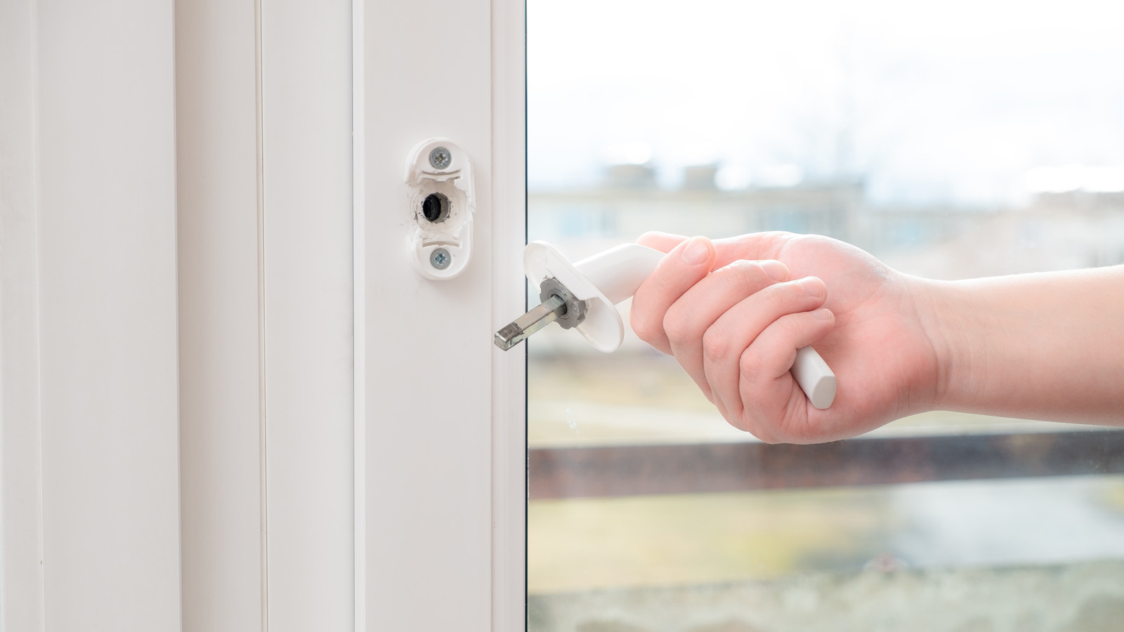 The Best Way To Take Out A Broken Doorknob